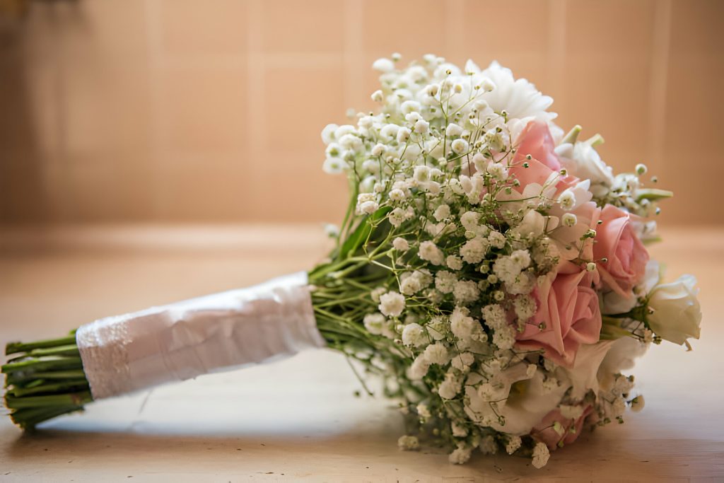 how much does a wedding bouquet of flowers cost
