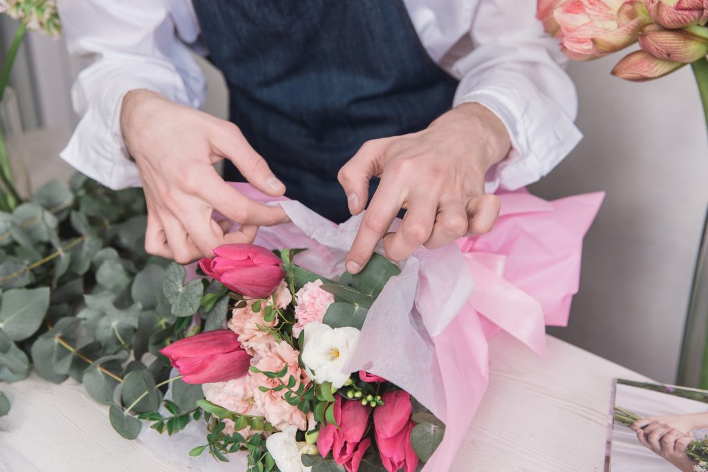 how to make a wedding bouquet with silk roses