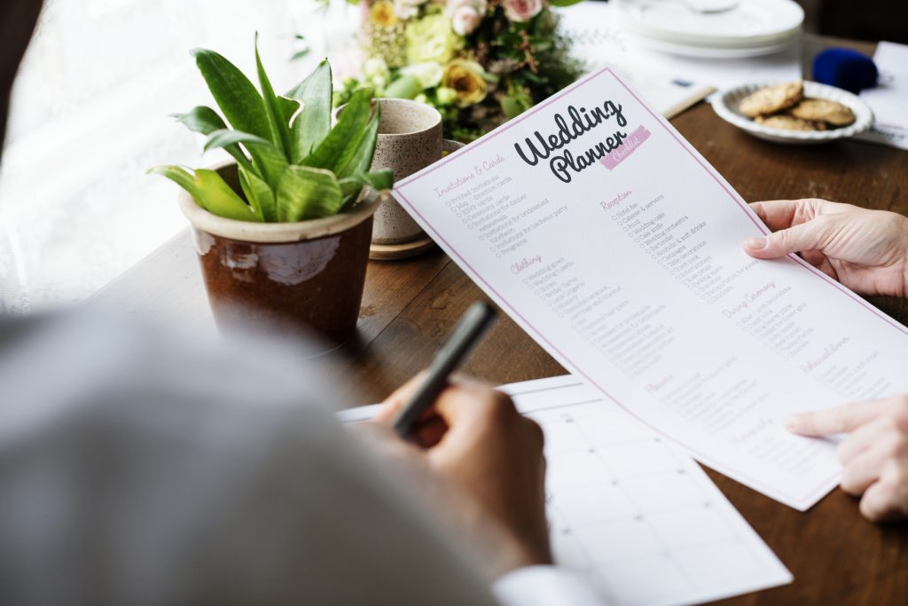 how to plan a wedding checklist