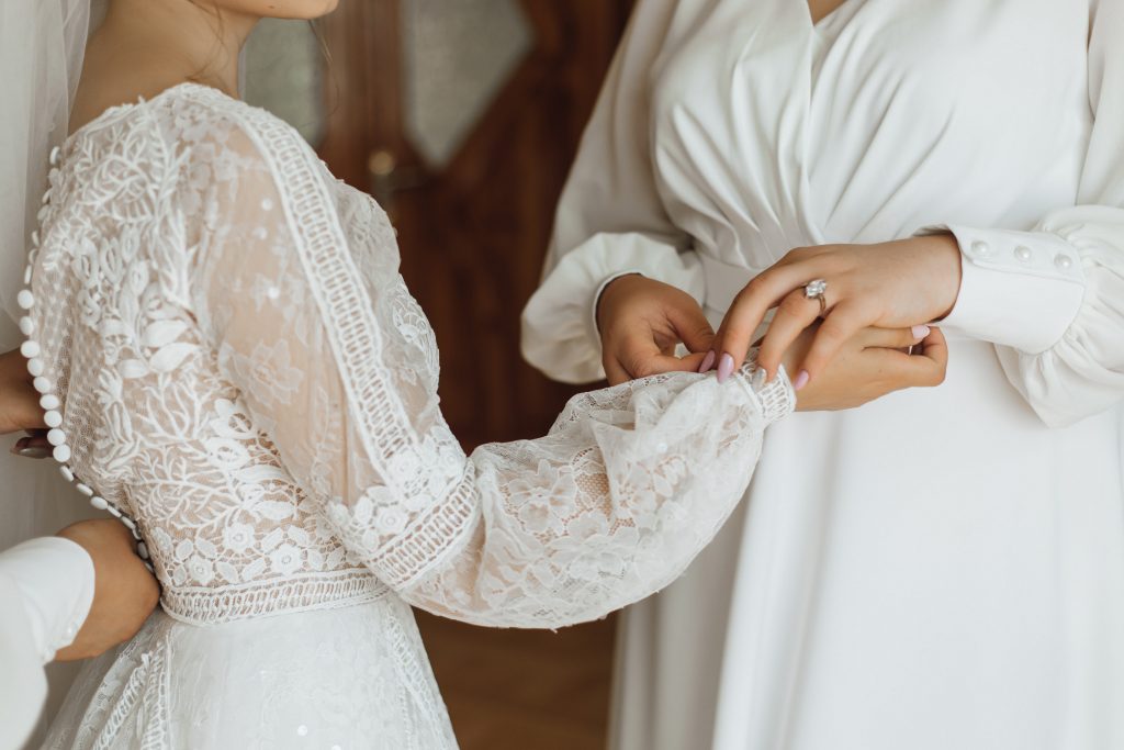 how to preserve wedding dress