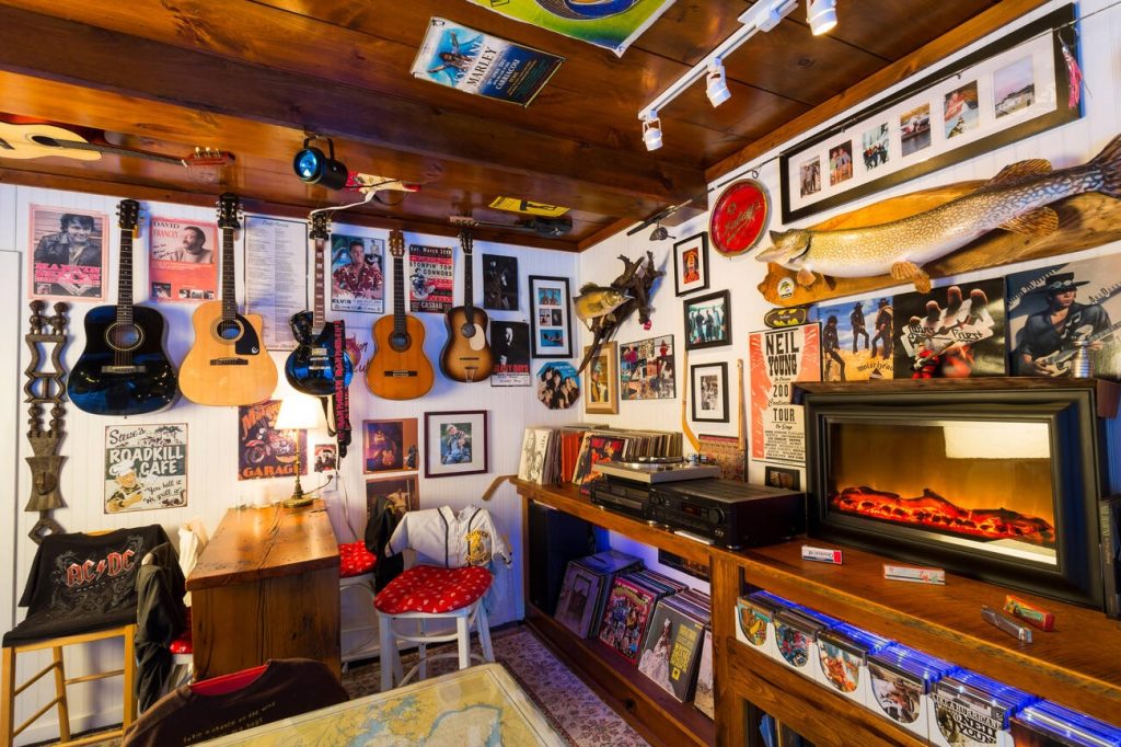 Building A Man Cave: The Ultimate Guide